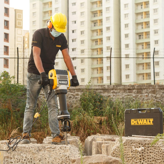 DEWALT D25981K 2100W 28mm 30Kg 960 Beats/min Demolition Breaker with Active Vibration Control includes Stand and Chisel-Perform and Protect Shield DEWALT D25981K 2100W 28mm 30Kg 960 Beats/min Demolition Breaker with Active Vibration Control includes Stand and Chisel-Perform and Protect Shield