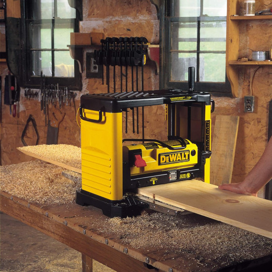DEWALT DW733-QS 1800 Watt Portable Thickness Planer DEWALT DW733-QS 1800 Watt Portable Thickness Planer