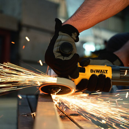 DEWALT DWE750S-IN,750Watt, 4" (100mm) Ultra SLIM Heavy Duty Angle Grinder Engineered For Heavy Duty Applications with Spindle Lock and Toggle Switch, 2 Year Manufacturer Warranty(SIDE HANDLE INCLUDED)